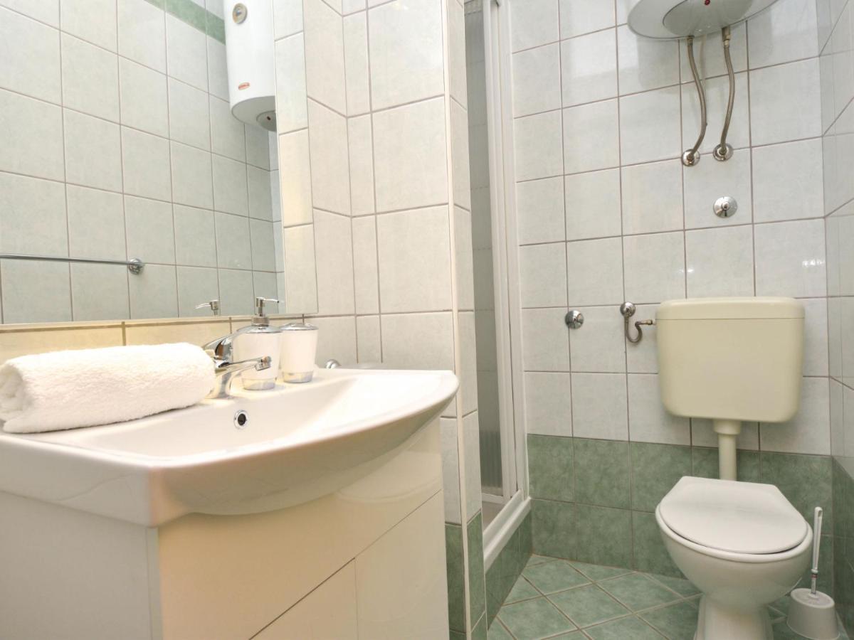 Apartment Apartment Silvija-2 By Interhome Vir